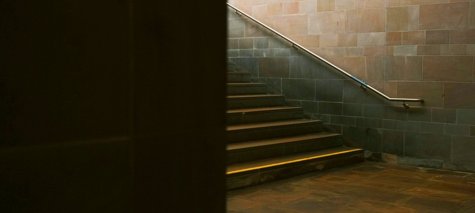 Illustrative image: the course of a German white-collar case